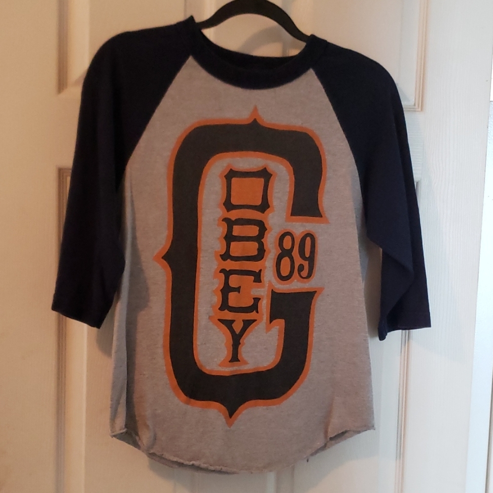 Unisex Obey baseball style tee